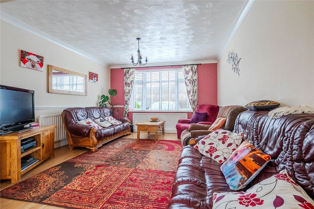 Property photo 2 of 18 Picture No. 15