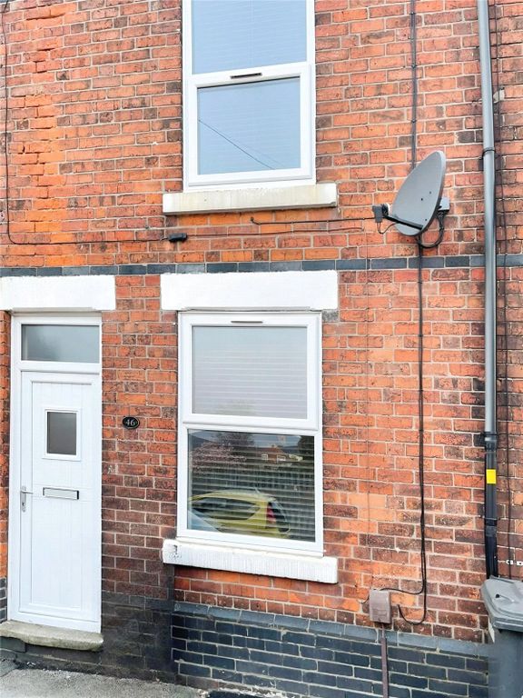 Property photo 2 of 9 Front