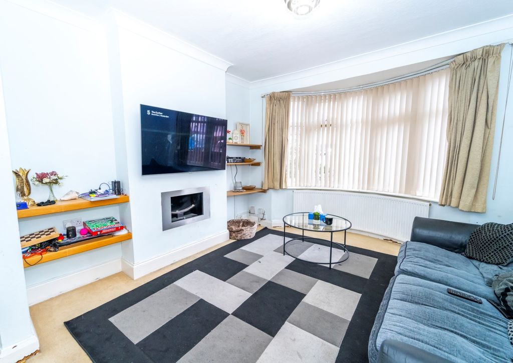 Property photo 3 of 24