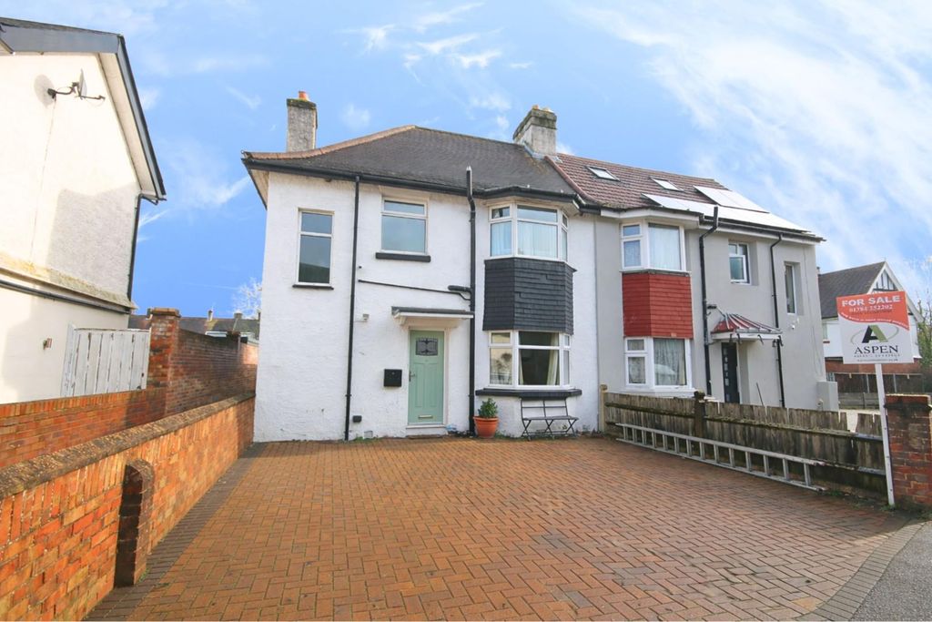 Property photo 1 of 13 Front (31).Jpg