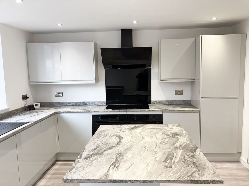 Property photo 3 of 17 Img_2837