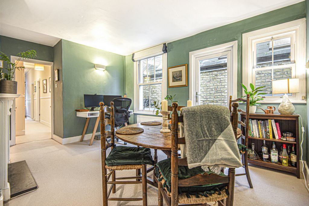 Property photo 3 of 8 695348 (6)