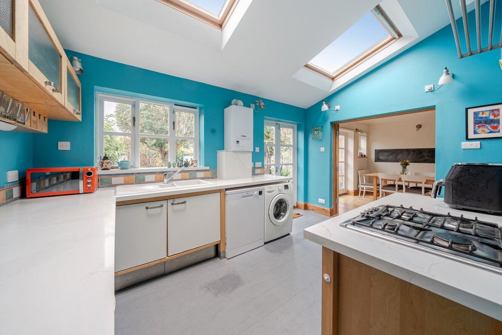 Property photo 2 of 17 Picture No. 35