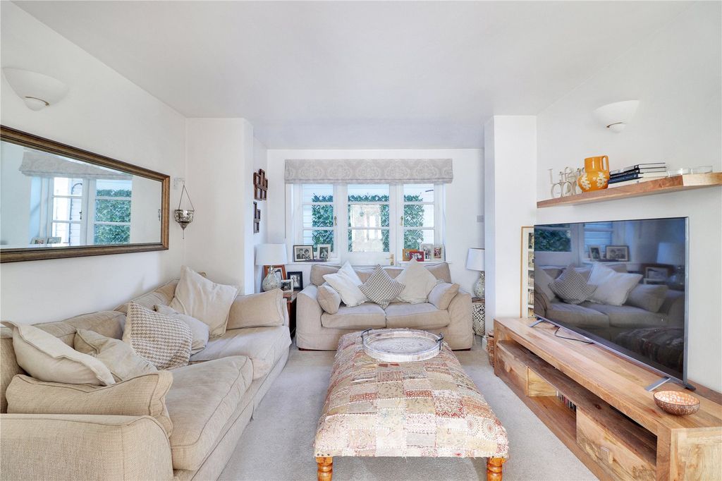 Property photo 2 of 13 Sitting Room