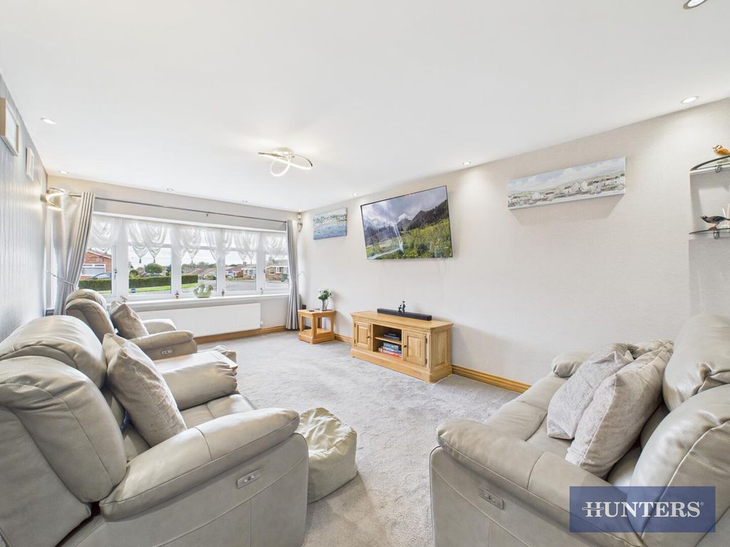 Property photo 3 of 12 Living Room