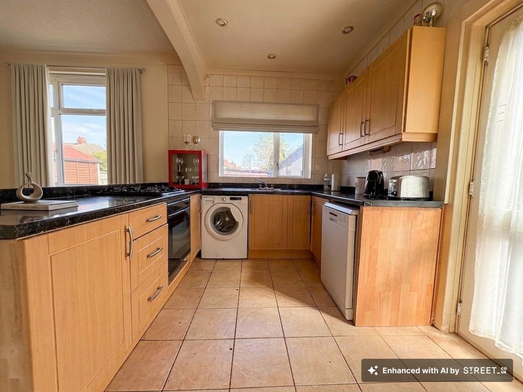 Property photo 3 of 23