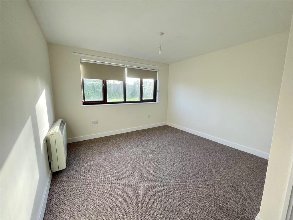 Property photo 3 of 5 Quartercroft Living Room.Jpg
