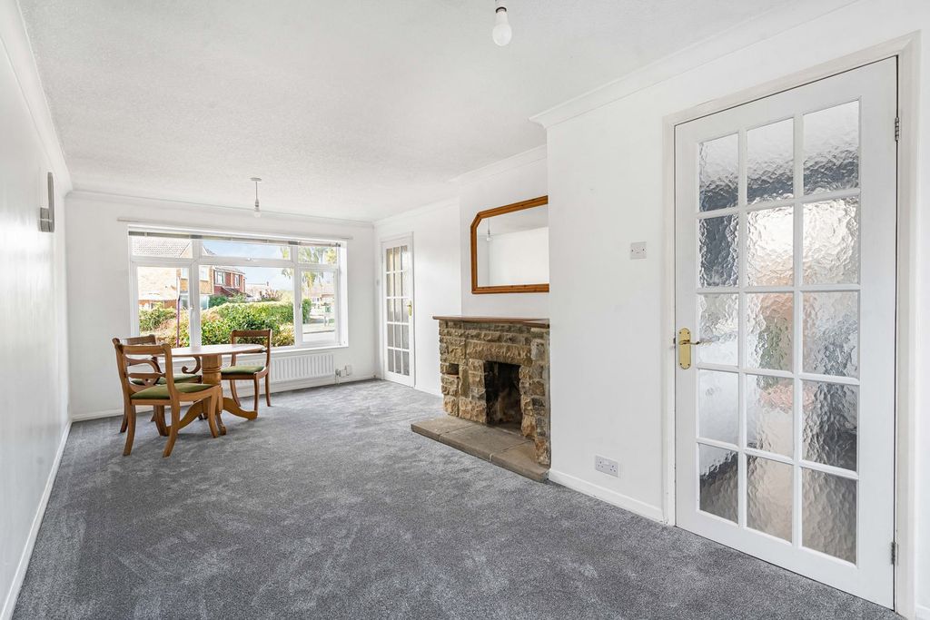 Property photo 2 of 18 16_93766.Jpg