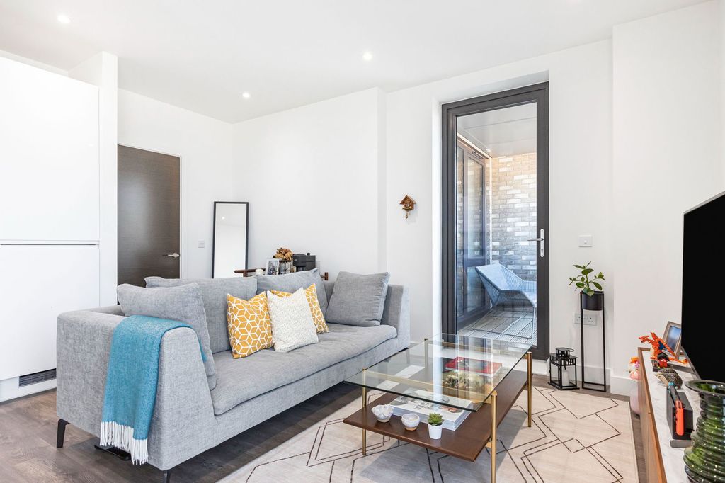 Property photo 3 of 19