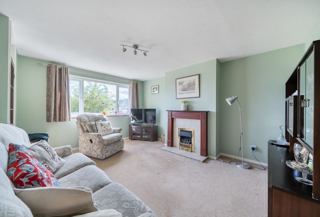 Property photo 2 of 13 Sitting Room