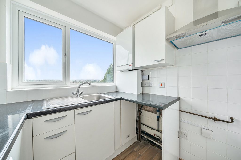 Property photo 3 of 12 1327431-3-68765d0...