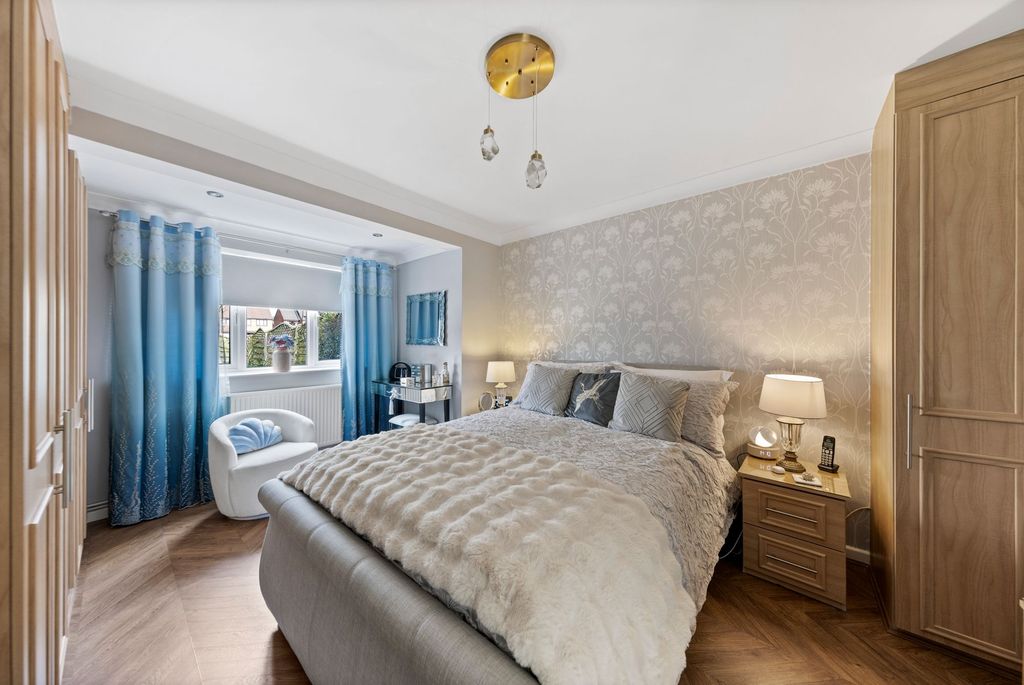 Property photo 3 of 22