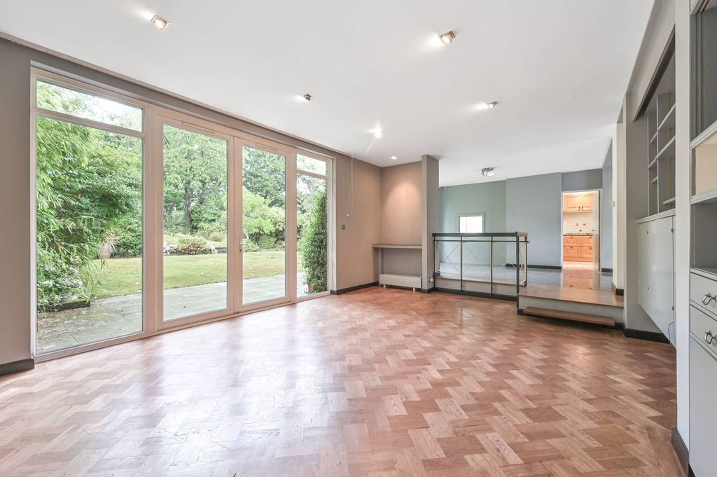 Property photo 3 of 19