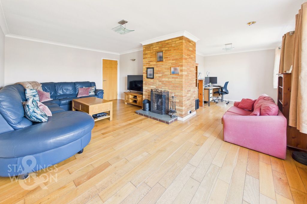 Property photo 2 of 26