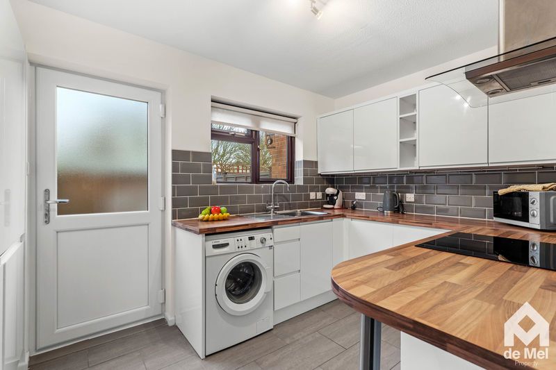 Property photo 3 of 12 Photo 5