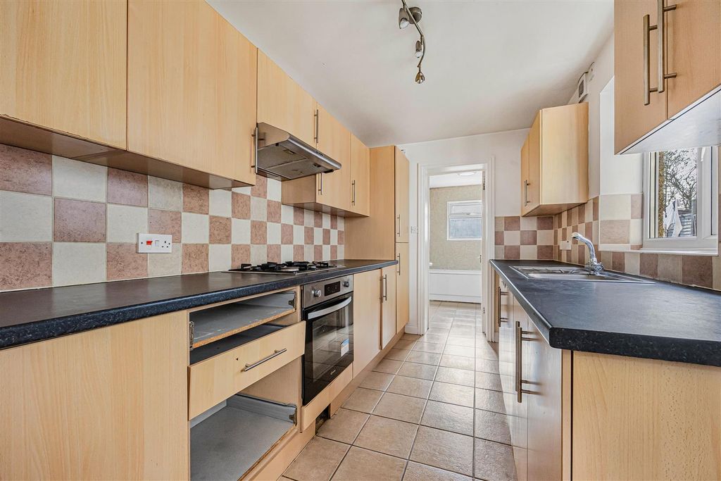 Property photo 3 of 12