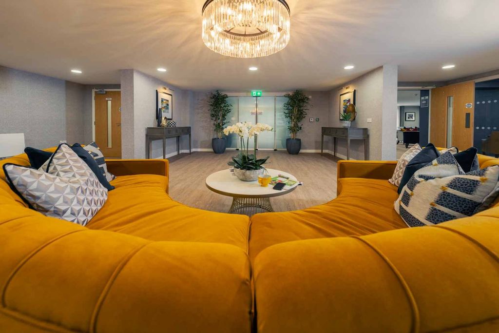 Property photo 1 of 21 Entrance Lobby