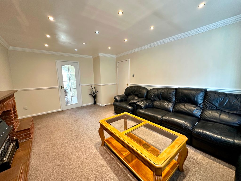 Property photo 3 of 26