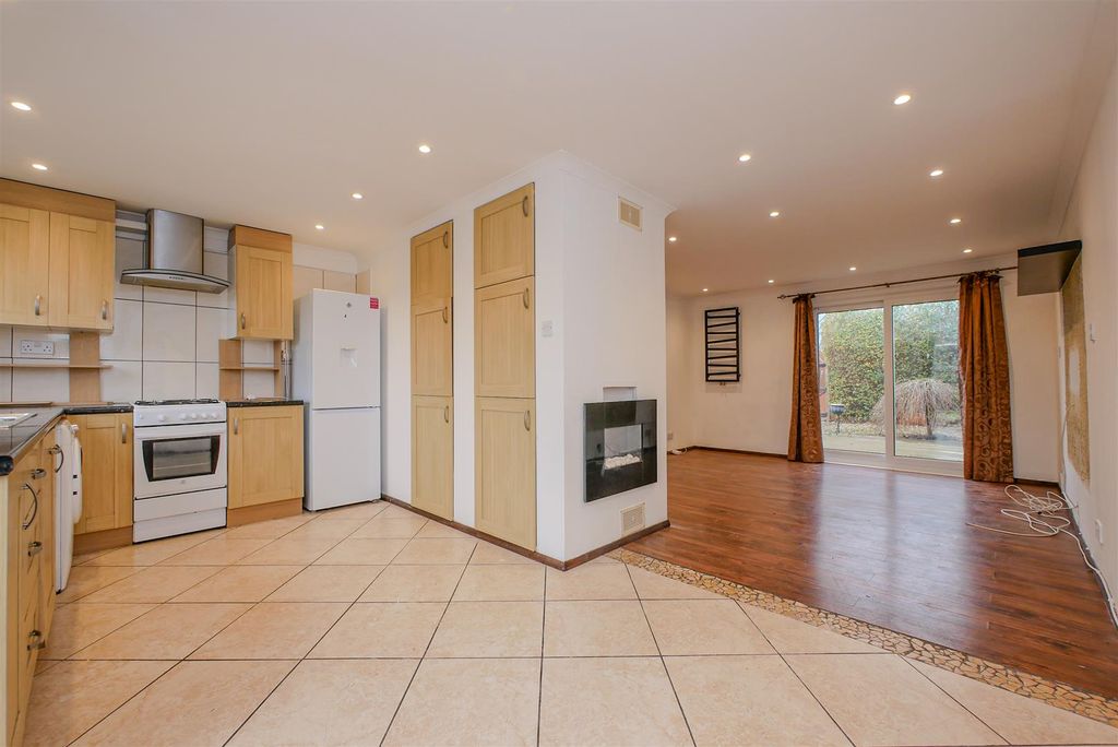 Property photo 2 of 17 Kitchen/Diner