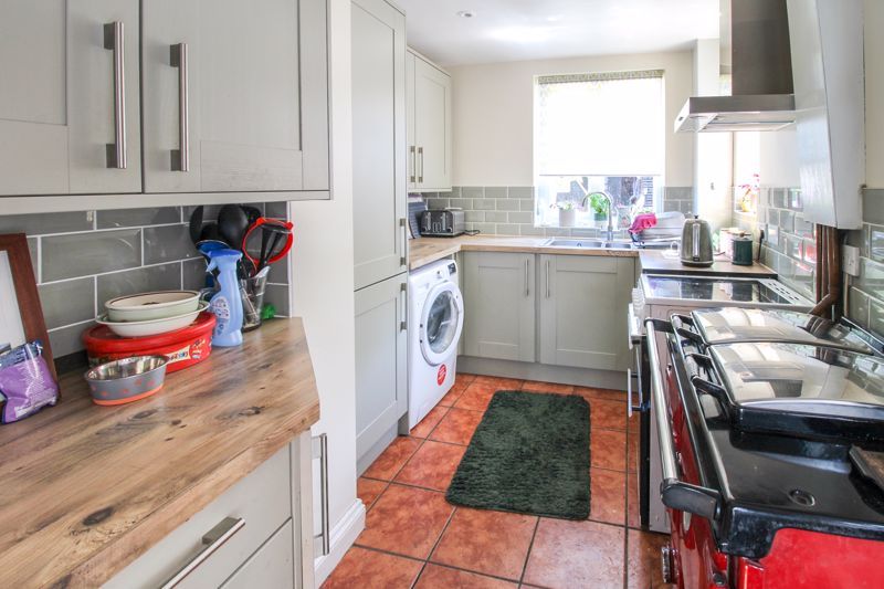 Property photo 2 of 12 Kitchen