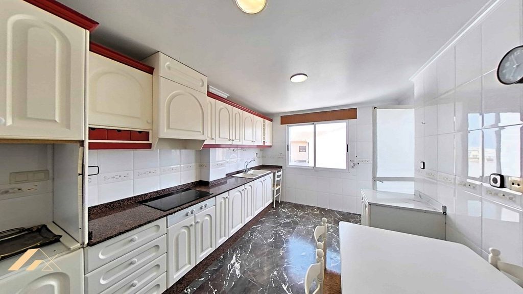 Property photo 1 of 38