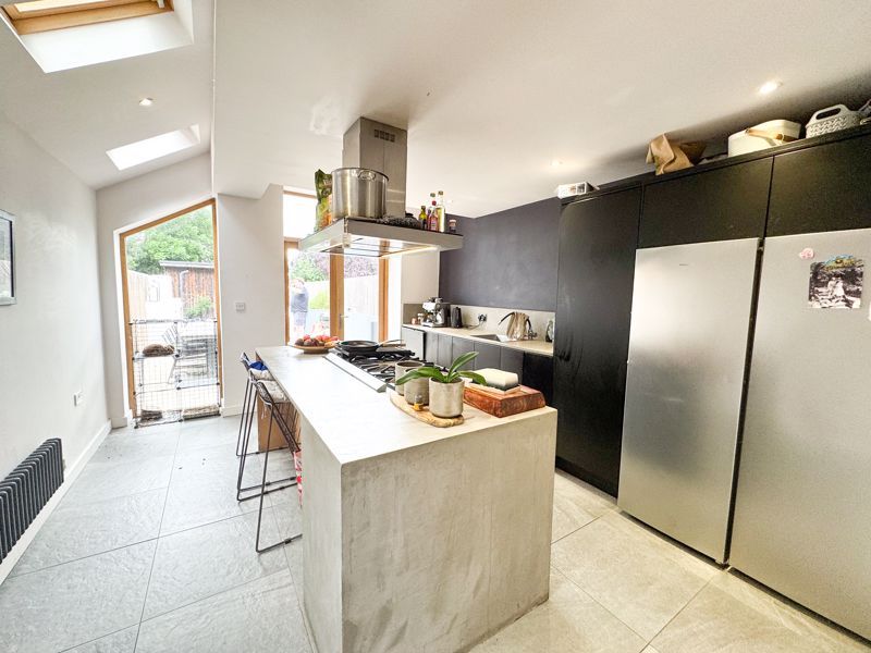 Property photo 2 of 17 Kitchen