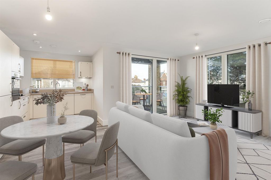 Property photo 2 of 10