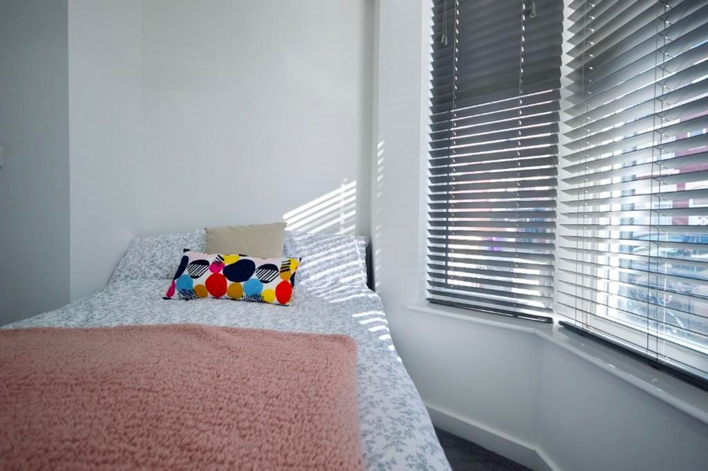 Property photo 3 of 15 A Bright And Inviting Double Bedroom With Ample Na...
