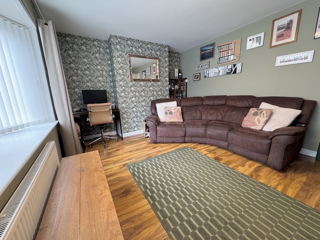 Property photo 3 of 17 Img_1896