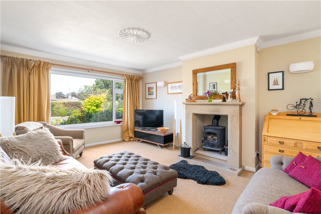 Property photo 2 of 19 Sitting Room