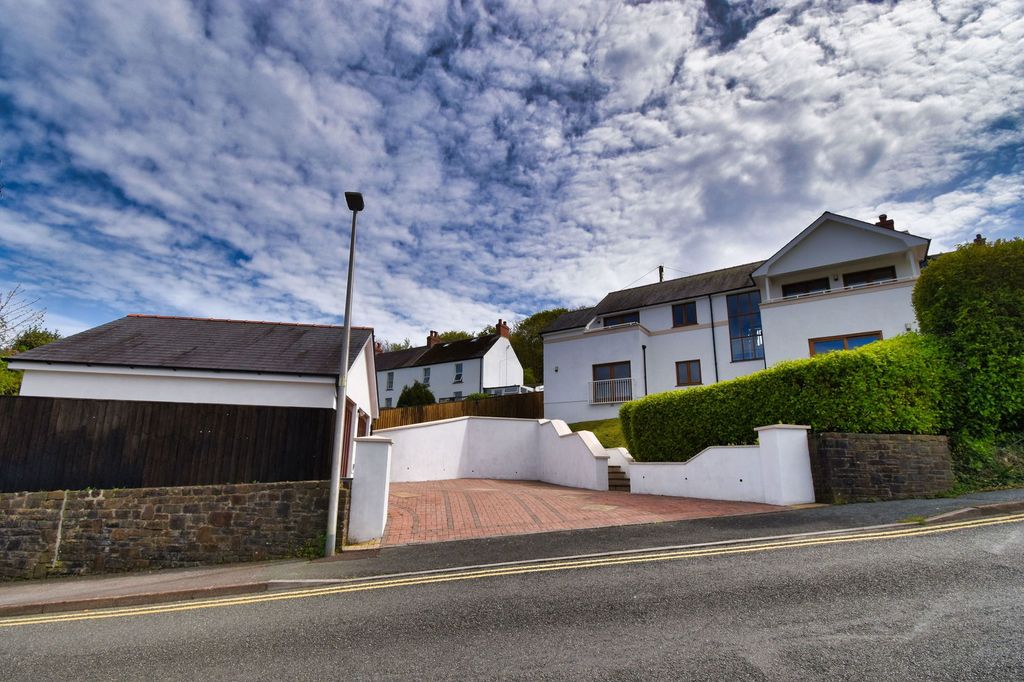 Property photo 1 of 36