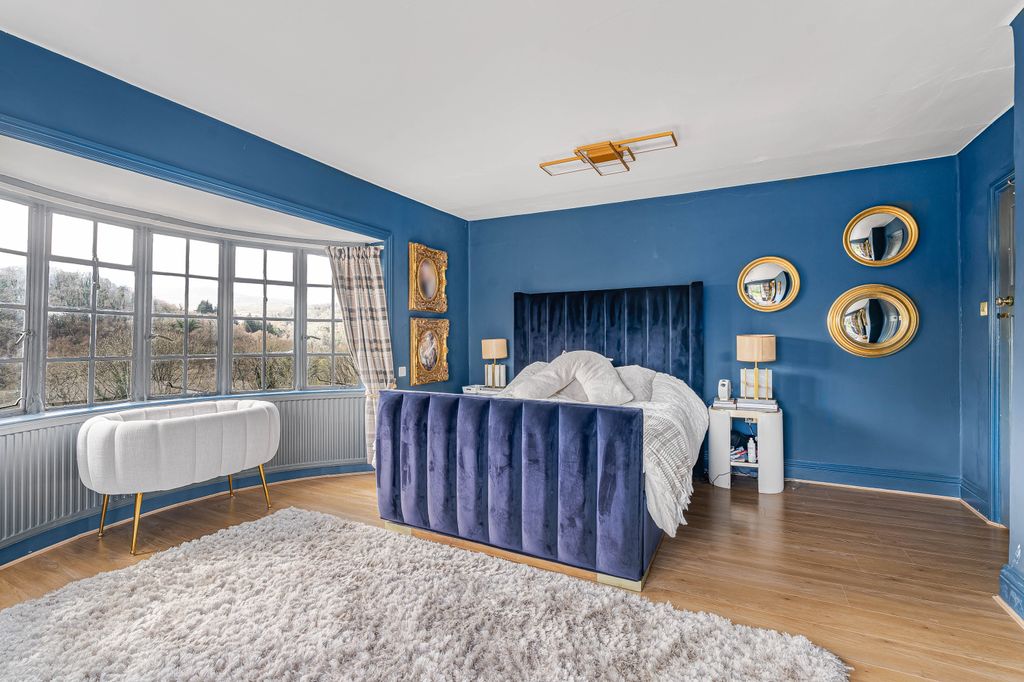 Property photo 2 of 34 Principle Bedroom