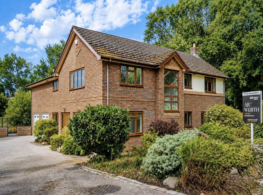 Property photo 2 of 32