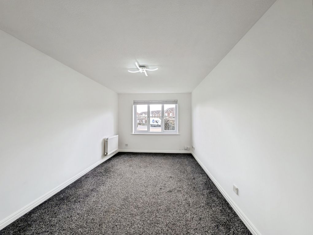 Property photo 3 of 14 Living Room