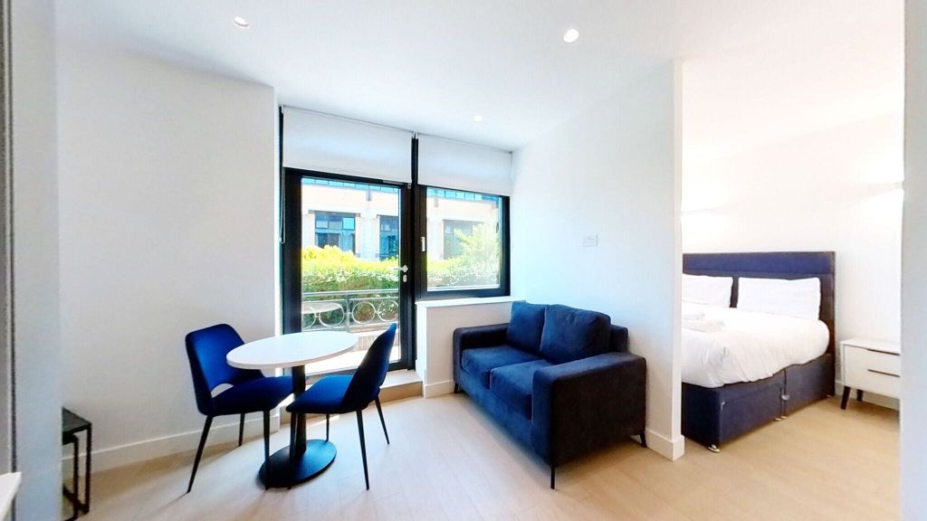 Property photo 1 of 12 Living Room