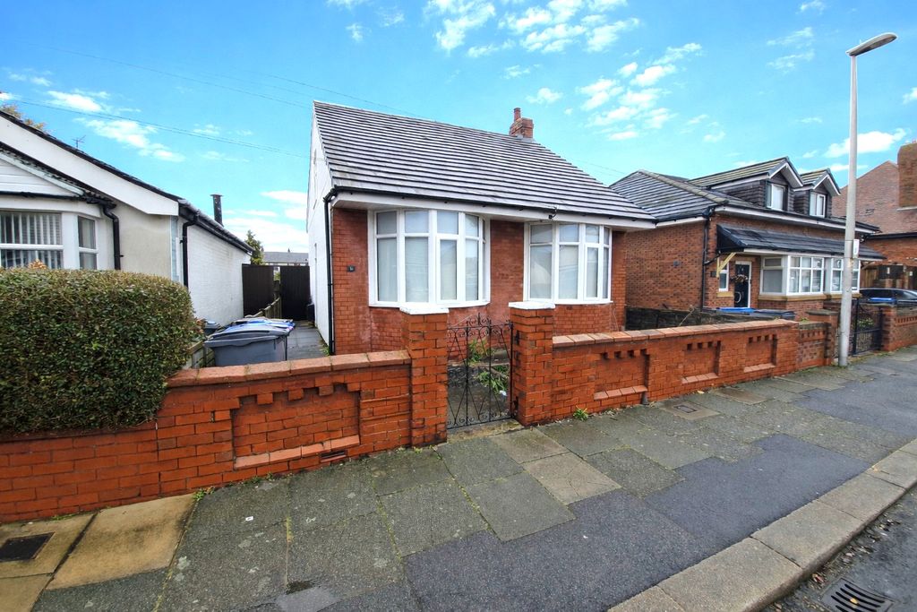 Property photo 1 of 8