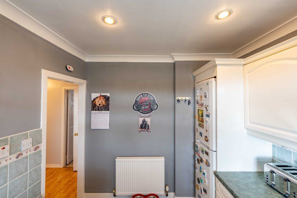 3 bed flat for saleMontrose Crescent, Hamilton ML3 photo 5