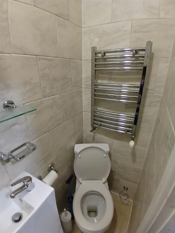 Property photo 3 of 6 Ensuite Shower Room