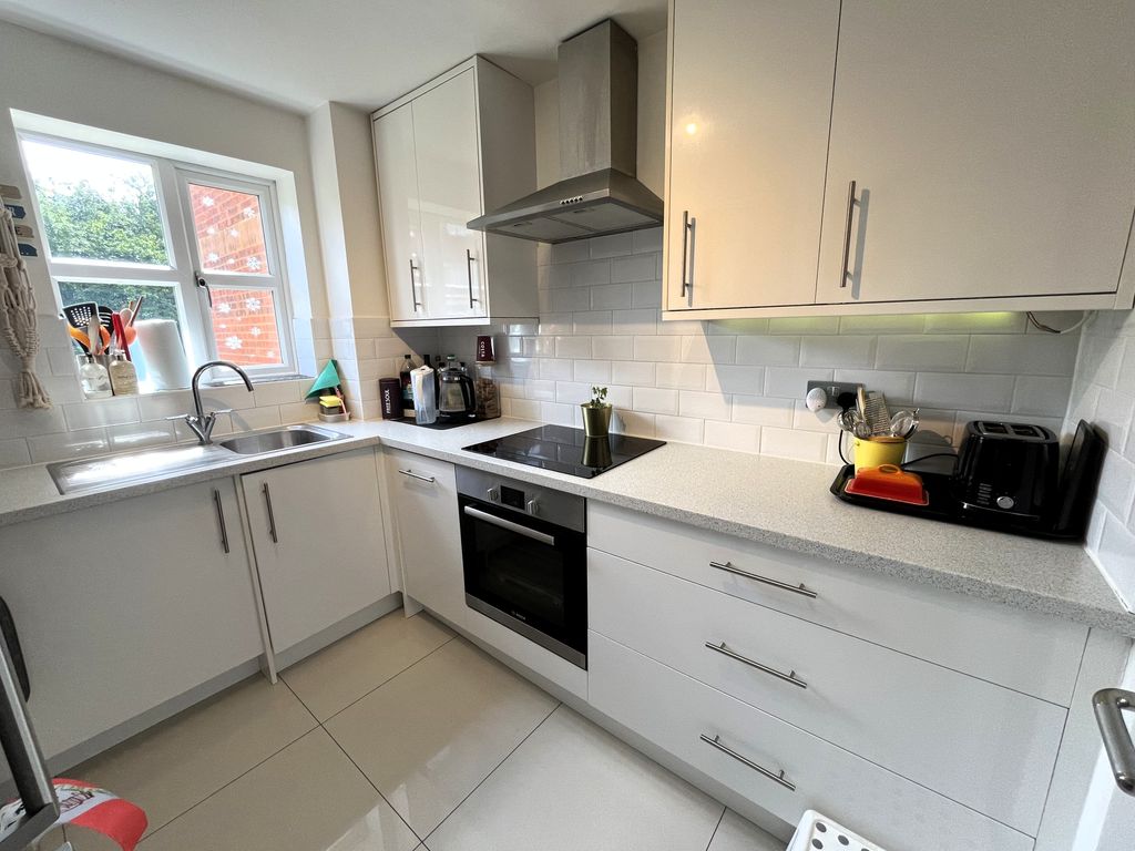 Property photo 3 of 12 Img_6143