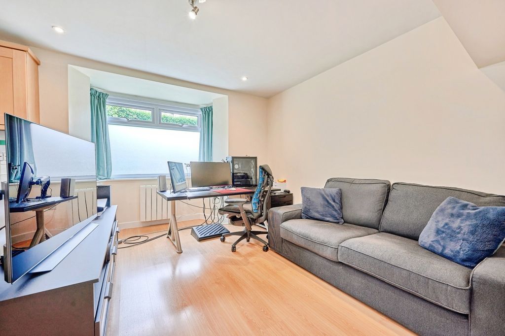 Property photo 1 of 21 Pbox-Img.Jpg