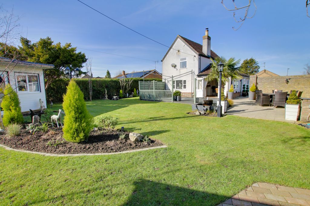 Property photo 2 of 26