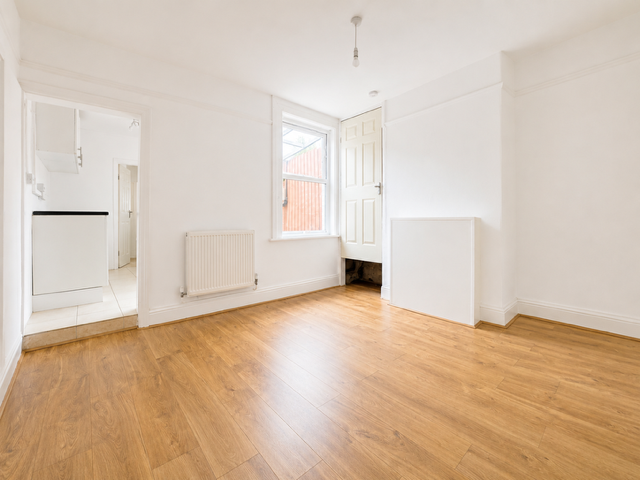 Property photo 3 of 7