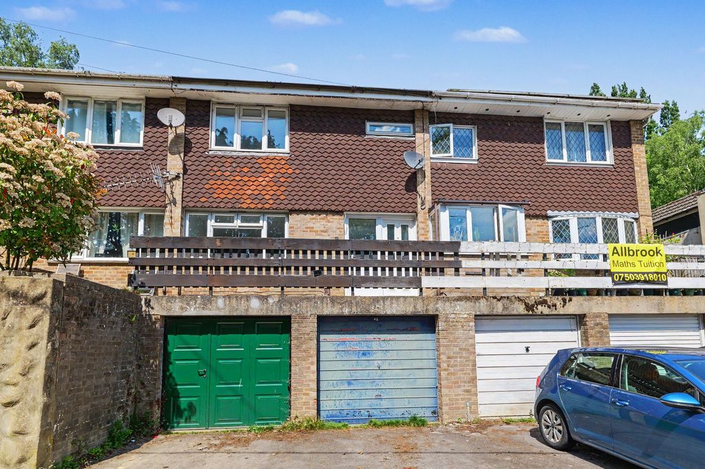 Property photo 1 of 14 47 Allbrook Hill, Eastleigh, Hampshire So50 4Na