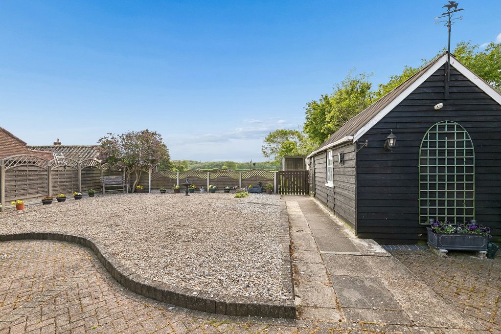 Property photo 3 of 23 4828914