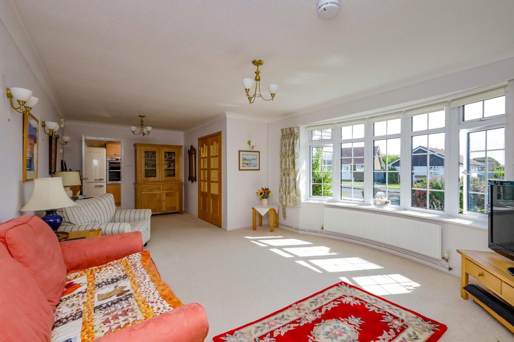 Property photo 2 of 31