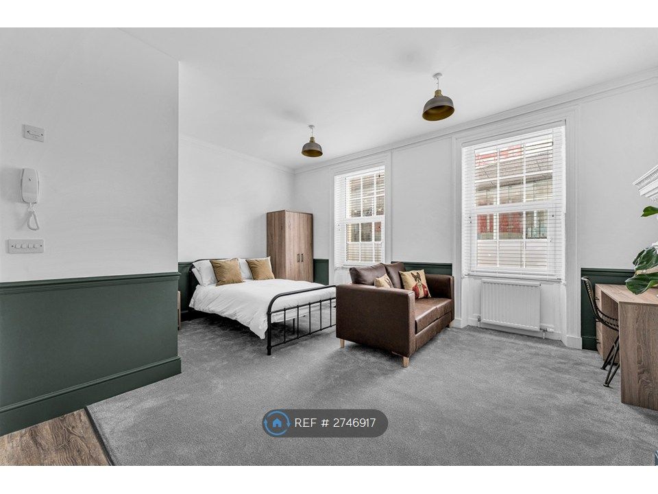 Property photo 3 of 8 Studio