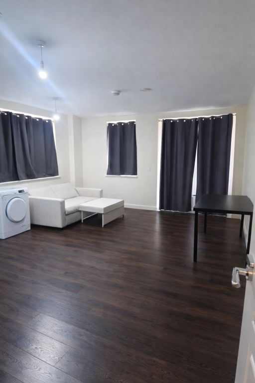 Property photo 2 of 7 5922Ac97-c6F9-4337-Ae33-96Fb77F1786c