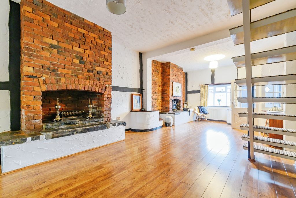 Property photo 2 of 15