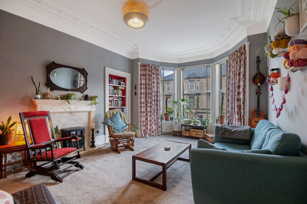 Property photo 2 of 14 Lounge