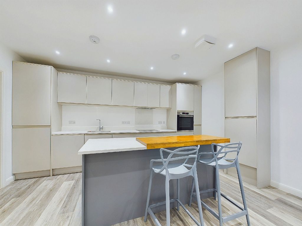 Property photo 2 of 12 3853953